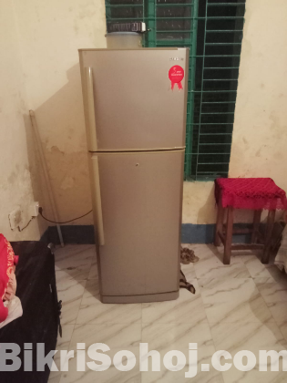 স্যামসাং ফ্রিজ ১১.৫ সিএফটি